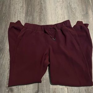 lululemon joggers, size 6